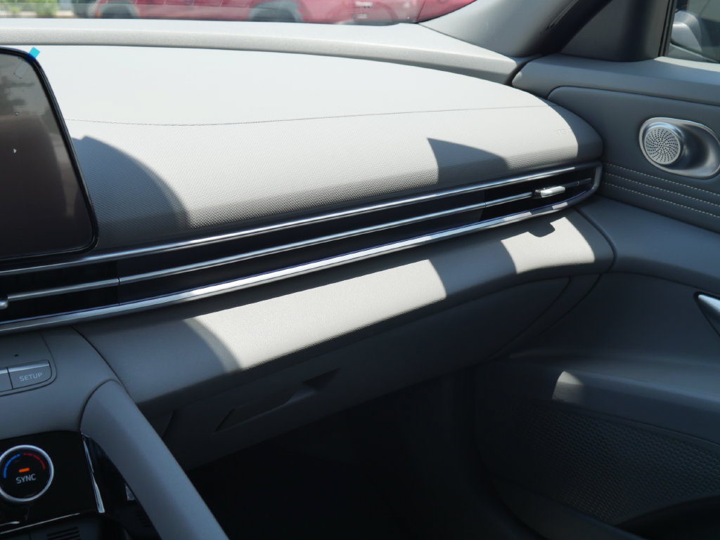 New 2026 Hyundai Elantra SEL FWD image 43