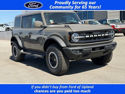 New 2026 Ford Bronco Outer Banks w/ Sasquatch Package AWD/4WD image 1