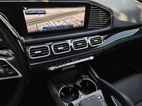 Used 2024 Mercedes-Benz GLS 450 4MATIC image 23