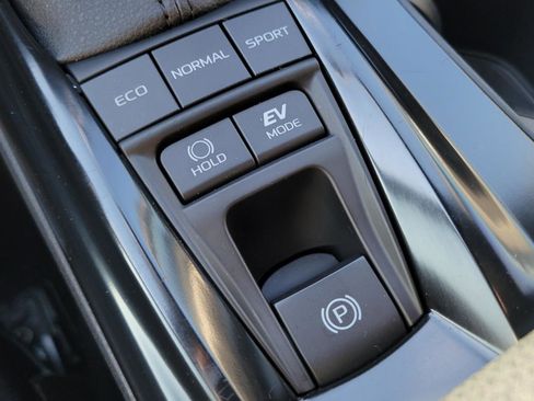 Used 2025 Toyota Camry SE image 26