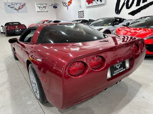 Used 2004 Chevrolet Corvette Coupe w/ Roof Package image 3