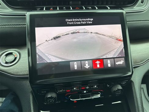 New 2025 Jeep Grand Cherokee Overland image 27