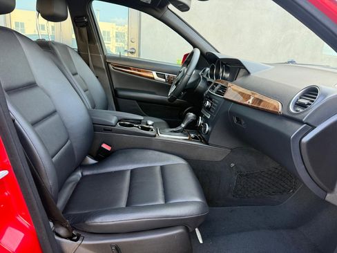 Used 2014 Mercedes-Benz C 300 4MATIC Sedan image 23