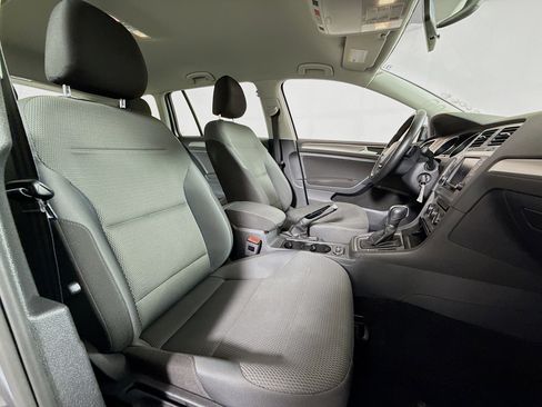 Used 2017 Volkswagen Golf S image 24