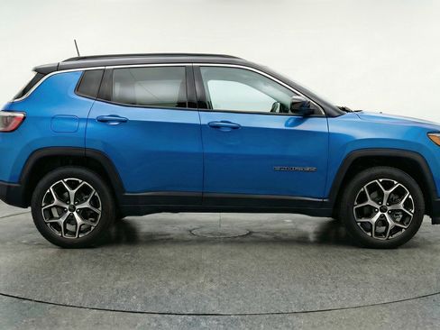 Used 2025 Jeep Compass Limited AWD/4WD image 11