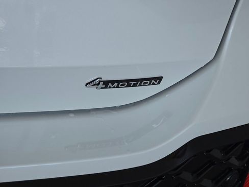 New 2026 Volkswagen Tiguan SE R-Line AWD/4WD image 5