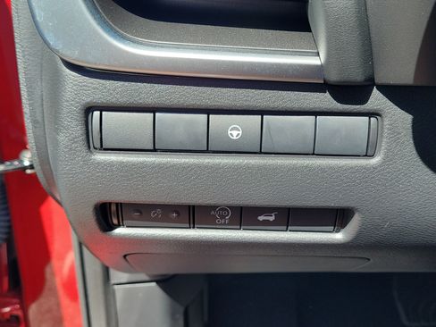 Certified 2026 Nissan Rogue SV FWD image 25