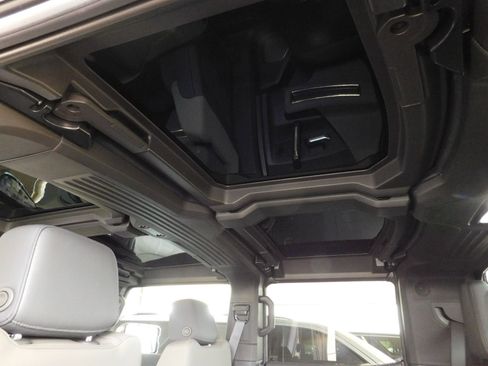 New 2025 GMC Hummer EV 3X w/ LPO, Dark Essentials Package image 8