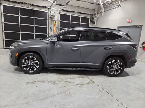 Certified 2025 Hyundai Tucson Limited FWD image 4