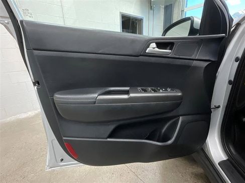 Used 2020 Kia Sportage LX FWD image 10