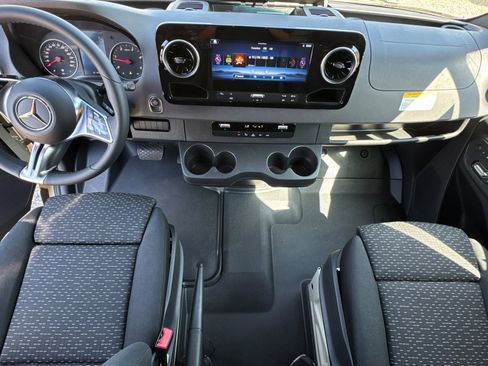 New 2025 Mercedes-Benz Sprinter 2500 image 14
