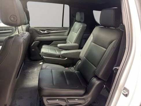 Used 2022 GMC Yukon XL Denali image 17
