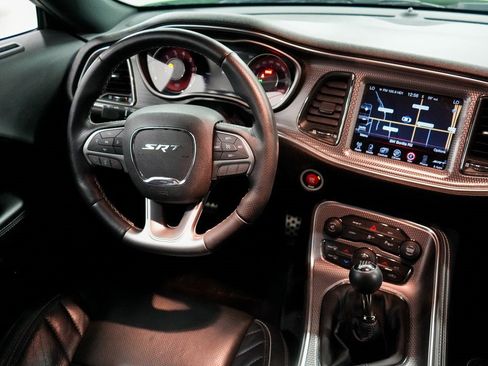 Used 2015 Dodge Challenger SRT Hellcat image 11