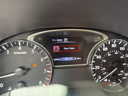 Used 2020 Nissan Pathfinder SV AWD/4WD image 4