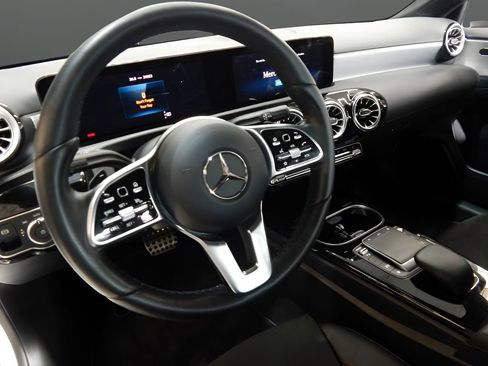 Used 2022 Mercedes-Benz A 220 4MATIC image 14