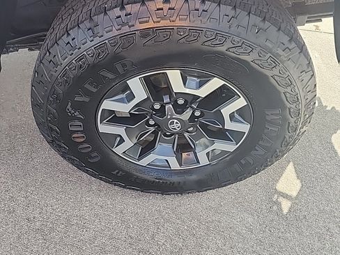 Used 2023 Toyota Tacoma TRD Off-Road image 14