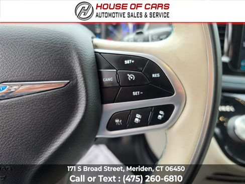 Used 2018 Chrysler Pacifica Limited w/ Advanced Safetytec Group FWD image 31