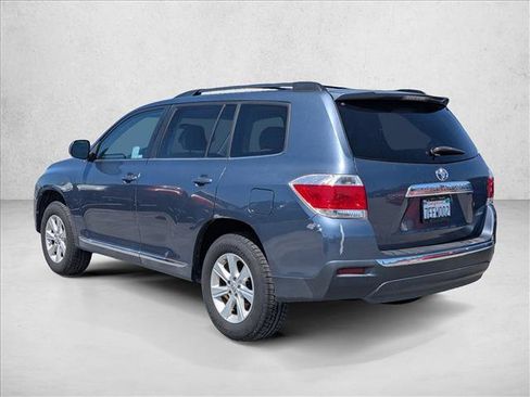 Used 2013 Toyota Highlander Plus AWD/4WD image 7