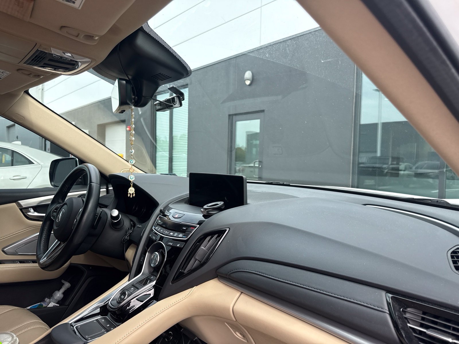 Used 2020 Acura RDX w/ Technology Package FWD image 3