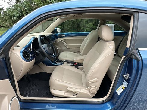 Used 2019 Volkswagen Beetle 2.0T SE FWD image 12