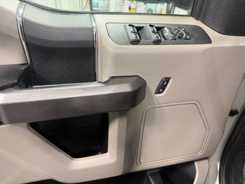 Used 2019 Ford F250 XLT w/ Camper Package image 10