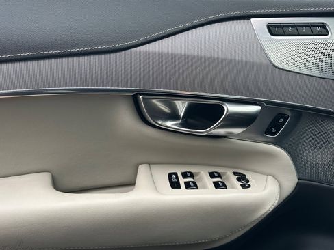 Certified 2022 Volvo XC90 T8 R-Design w/ Advanced Package image 15