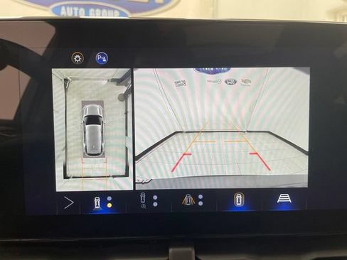 Used 2025 Chevrolet Equinox LT w/ Safety and Technology Package AWD/4WD image 5