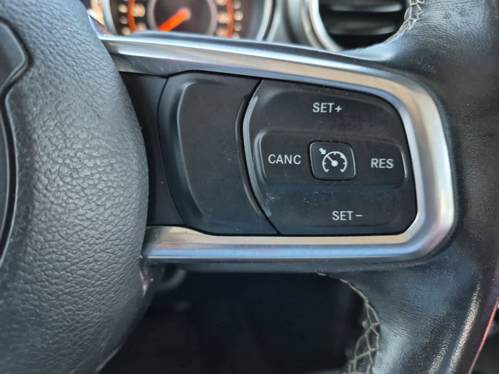 Used 2020 Jeep Gladiator Overland AWD/4WD image 16