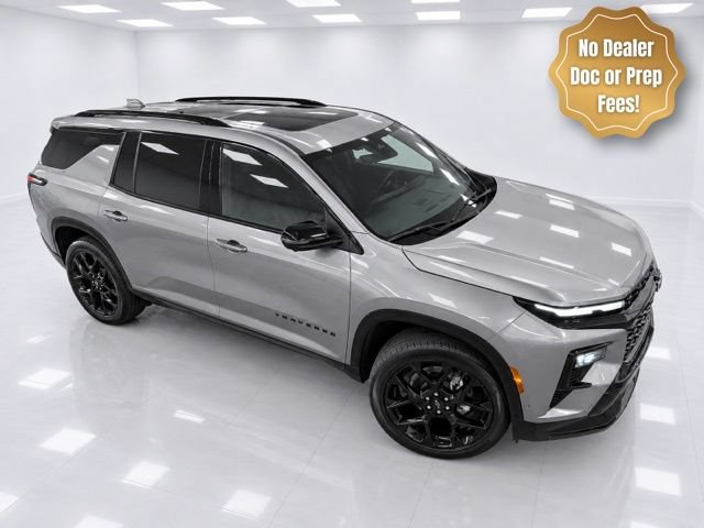 Used 2026 Chevrolet Traverse RS AWD/4WD image 2
