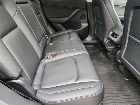 Used 2021 Tesla Model Y Long Range image 26