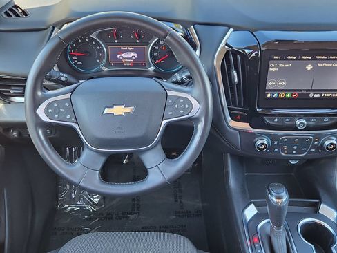 Used 2021 Chevrolet Traverse LT AWD/4WD image 3