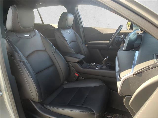 Used 2025 Cadillac XT4 Premium Luxury FWD image 21