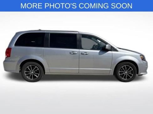 Used 2019 Dodge Grand Caravan GT image 3