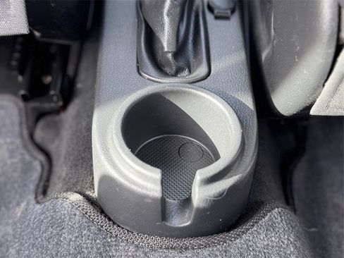 Used 2011 Chevrolet Aveo LT image 26