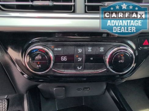 Certified 2025 Chevrolet Trax LT image 19