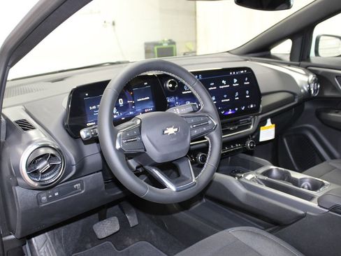 New 2026 Chevrolet Equinox EV LT image 16