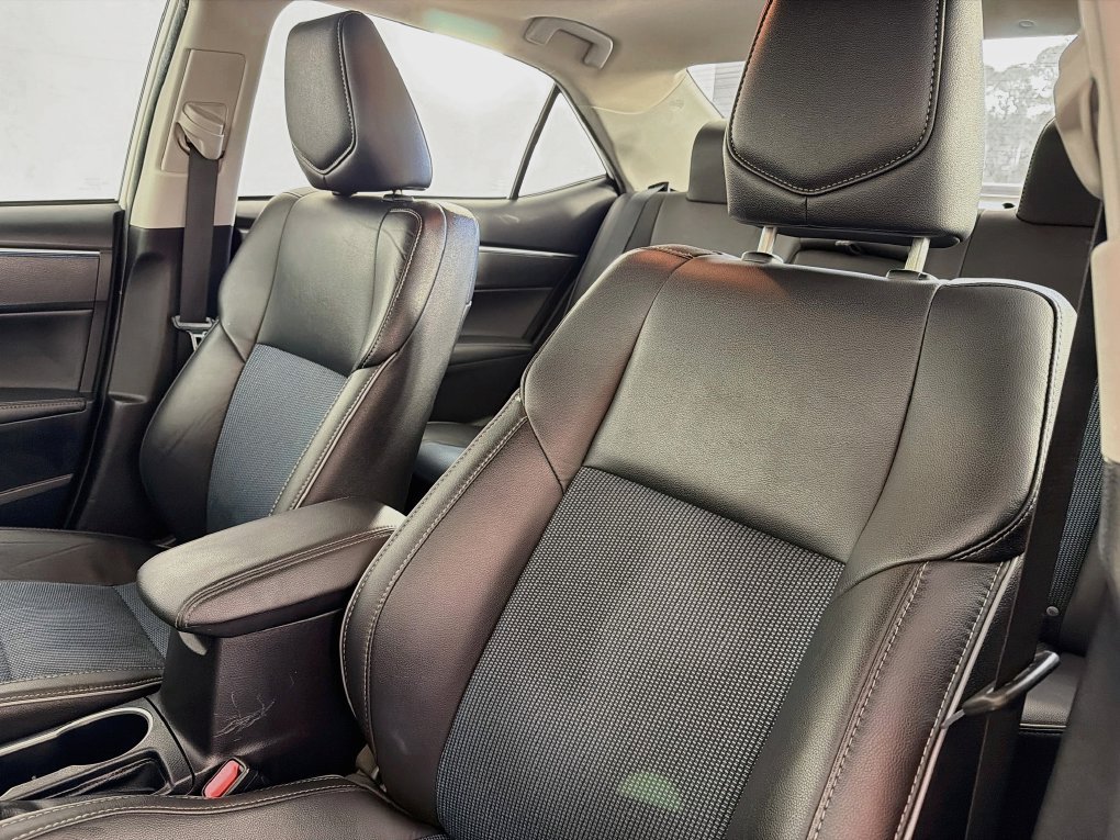Used 2015 Toyota Corolla S FWD image 31