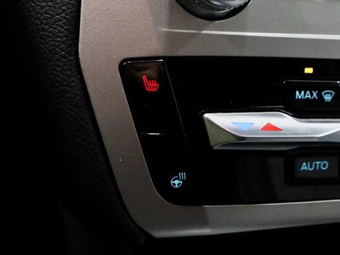 Certified 2022 Ford Explorer XLT w/ Equipment Group 202A image 4