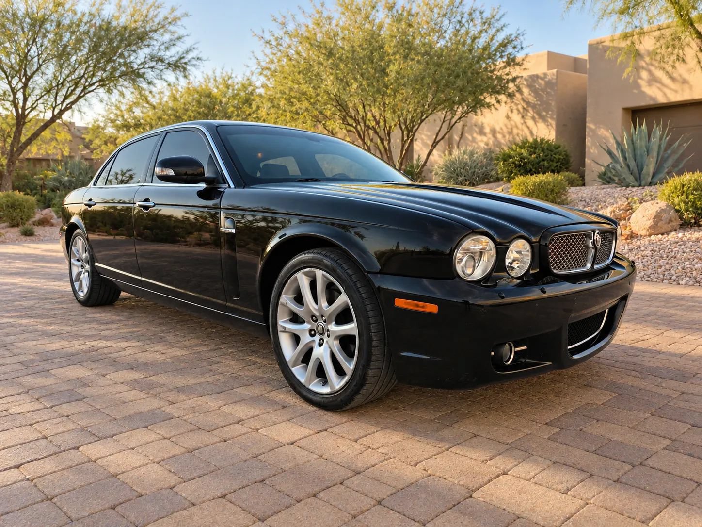 Used 2009 Jaguar XJ8 RWD image 7