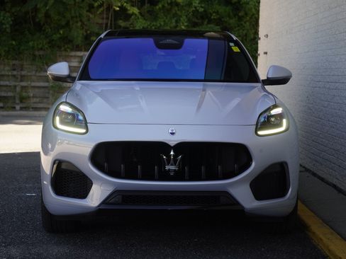 Used 2023 Maserati Grecale Modena AWD/4WD image 11