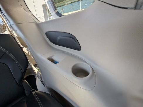 Used 2024 Chrysler Pacifica Touring-L FWD image 42