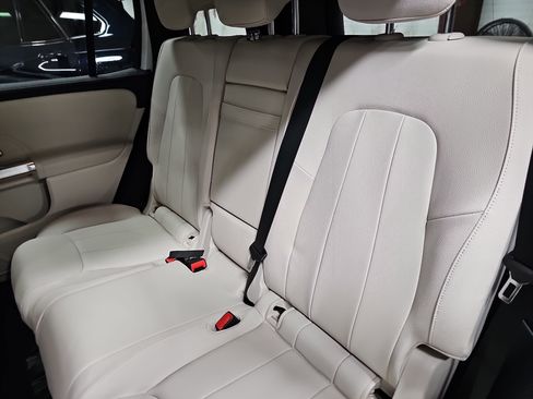 New 2025 Mercedes-Benz GLB 250 image 15