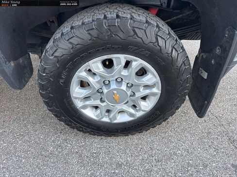 Used 2023 Chevrolet Silverado 3500 LTZ image 9