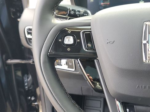 New 2026 Lincoln Corsair Premiere image 17