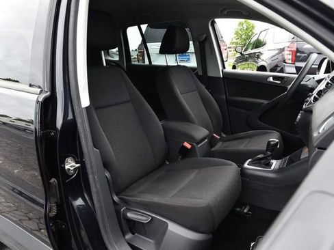 Used 2017 Volkswagen Tiguan S AWD/4WD image 16