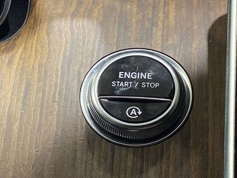 Used 2023 Mercedes-Benz C 300 4MATIC Sedan image 14