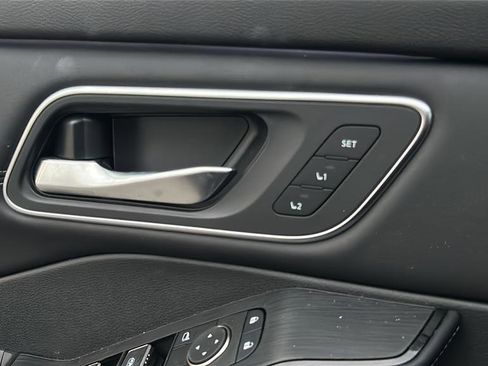 Used 2024 Nissan Rogue Platinum w/ Platinum Premium Package image 17