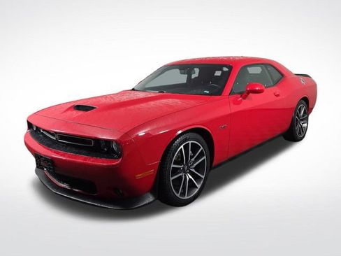 Used 2023 Dodge Challenger R/T RWD image 2