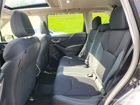 Used 2022 Subaru Forester Premium image 8