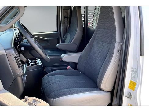Used 2025 GMC Savana 2500 w/ Driver Convenience Package RWD image 20